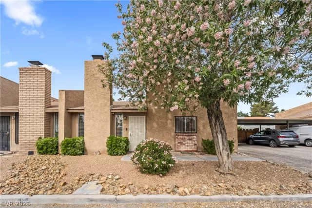 MLS: 2781449 Condo For Sale