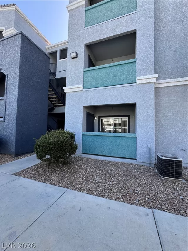 MLS: 2781461 Condo For Sale
