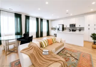 Photo #1: 2781479 Listing 