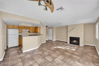 Photo #2: 2781491 Listing