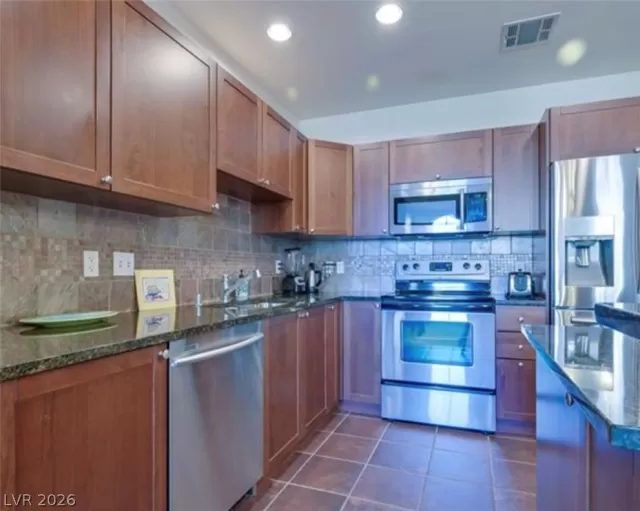 MLS: 2781511 Condo For Sale