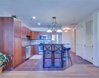Photo #4: 2781511 Listing