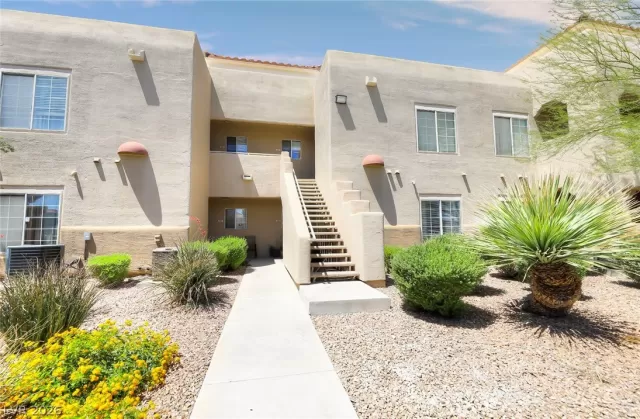 MLS: 2781526 Condo For Sale
