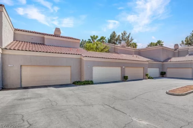 MLS: 2781529 Condo For Sale