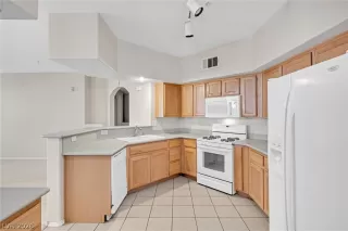 Photo #4: 2781550 Listing