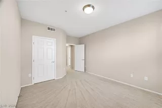 Photo #6: 2781550 Listing
