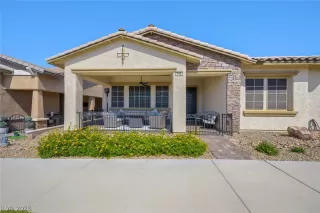 Photo #2: 2781569 Listing
