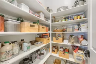 Photo #6: 2781569 Listing