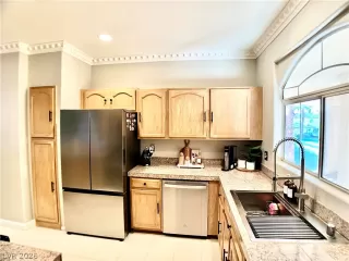 Photo #4: 2781593 Listing