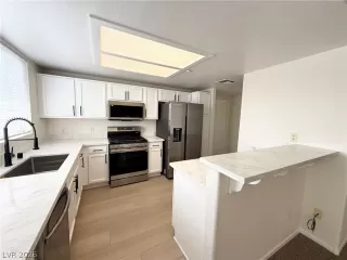 Photo #2: 2781627 Listing