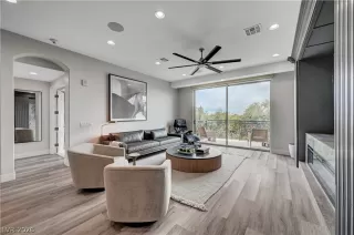 Photo #3: 2781643 Listing
