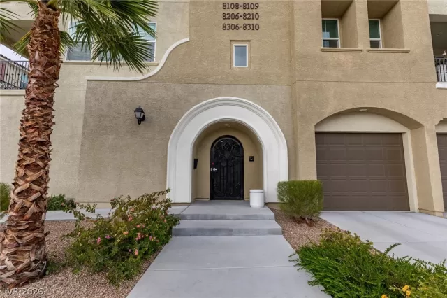 MLS: 2781645 Condo For Sale