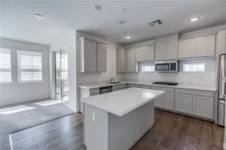 Photo #1: 2781645 Listing 