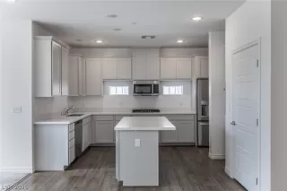 Photo #2: 2781645 Listing 