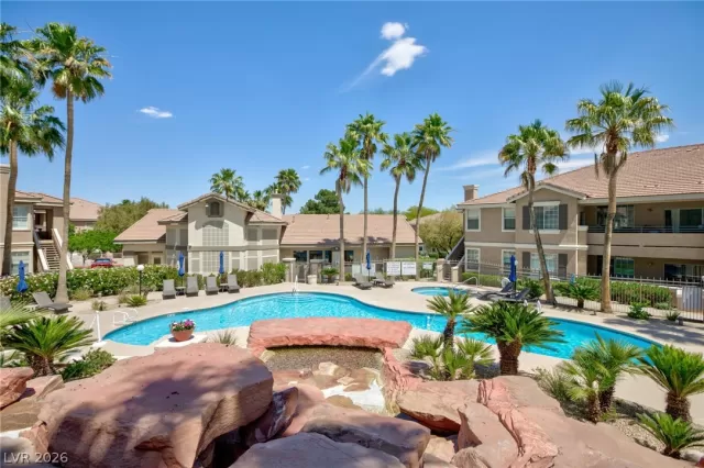 MLS: 2781648 Condo For Sale