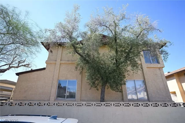 MLS: 2781649 Condo For Sale