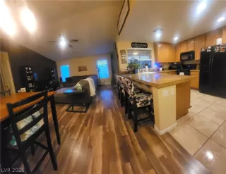 Photo #2: 2781706 Listing 