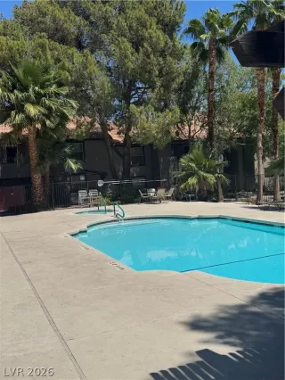 Photo #2: 2781778 Listing 