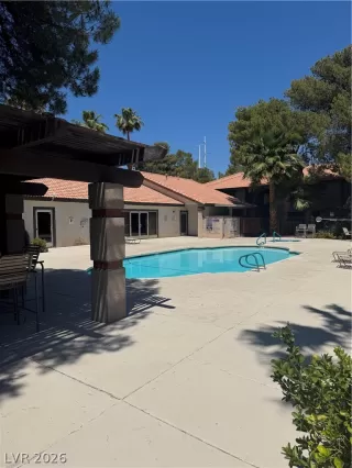 Photo #3: 2781778 Listing 