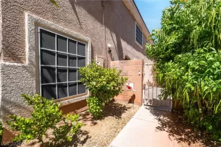 Photo #3: 2781825 Listing