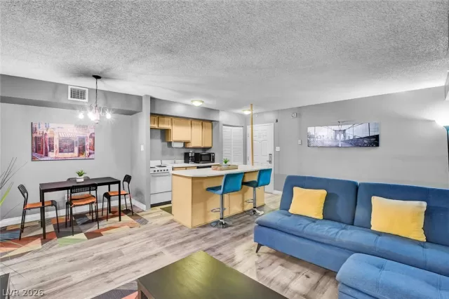 MLS: 2781826 Condo For Sale