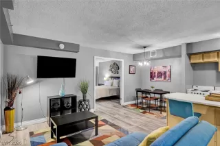 Photo #4: 2781826 Listing 