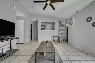 Photo #5: 2781839 Listing 