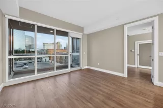 Photo #3: 2781853 Listing