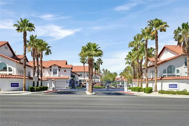 MLS: 2781881 Condo For Sale