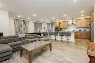 Photo #1: 2781922 Listing