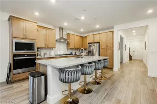Photo #6: 2781922 Listing