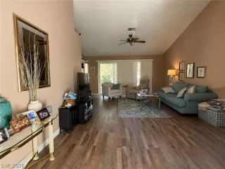 Photo #6: 2781994 Listing