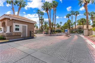 Photo #1: 2782015 Listing