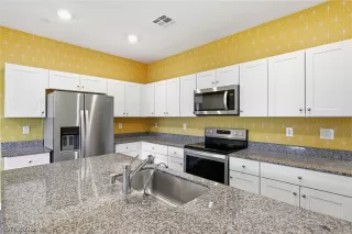 Photo #4: 2782027 Listing 