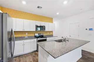 Photo #5: 2782027 Listing 