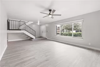 Photo #5: 2782033 Listing