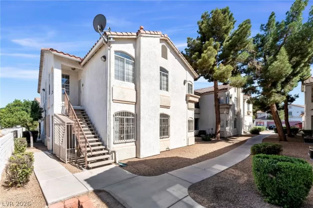 MLS: 2782048 Condo For Sale