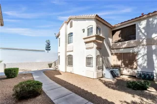 Photo #1: 2782048 Listing 