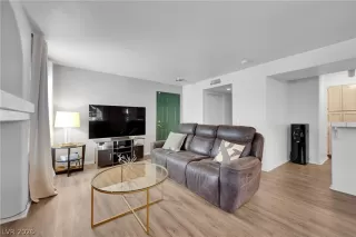 Photo #2: 2782066 Listing 