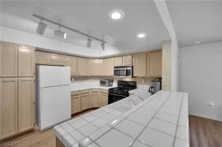 Photo #5: 2782066 Listing 