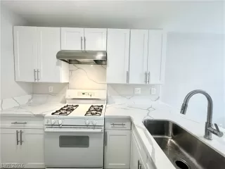Photo #5: 2782088 Listing 