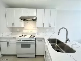 Photo #6: 2782088 Listing 