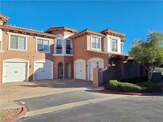 Photo #3: 2782117 Listing