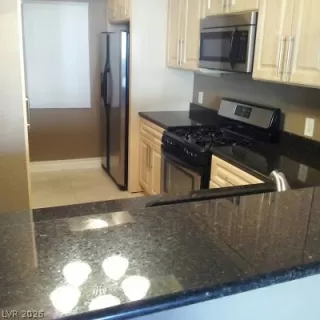 Photo #3: 2782166 Listing