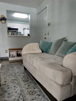 Photo #3: 2782263 Listing 