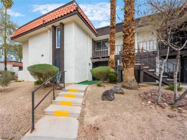 MLS: 2782297 Condo For Sale