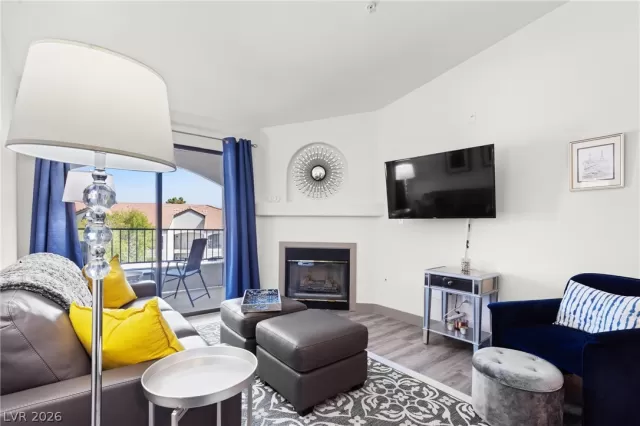 MLS: 2782336 Condo For Sale