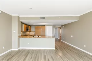 Photo #5: 2782347 Listing