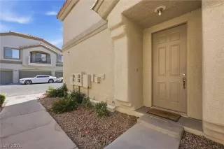 Photo #3: 2782356 Listing