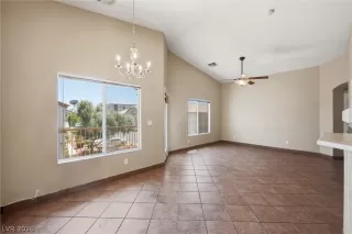 Photo #6: 2782356 Listing